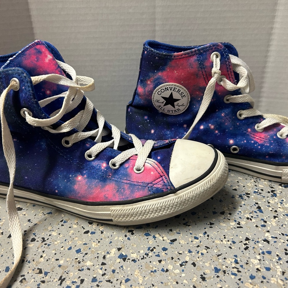 Converse size 6